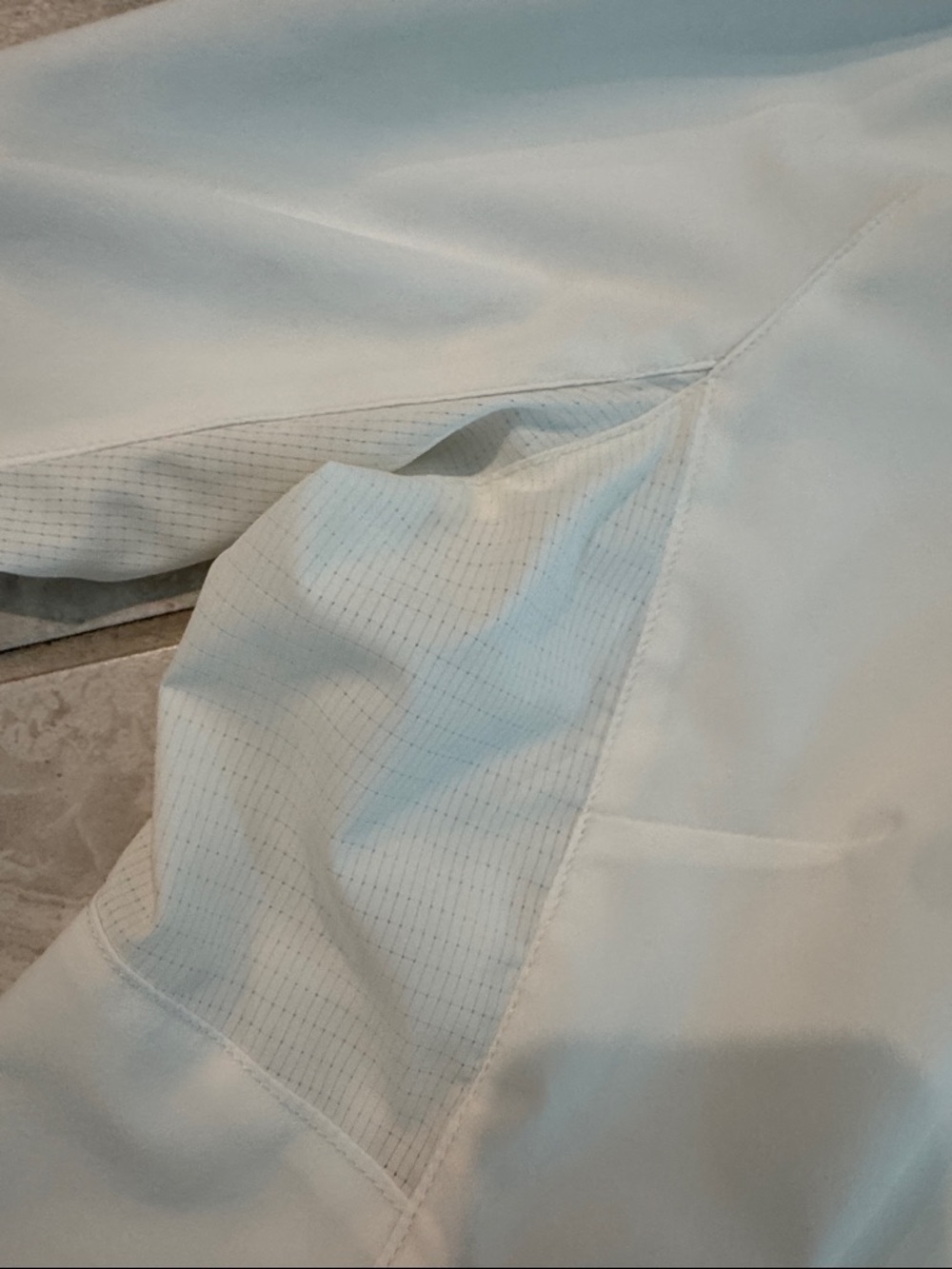 Kuhl White Hooded Wind Blocker Pullover with Mountain Crest - Picture 6 of 6